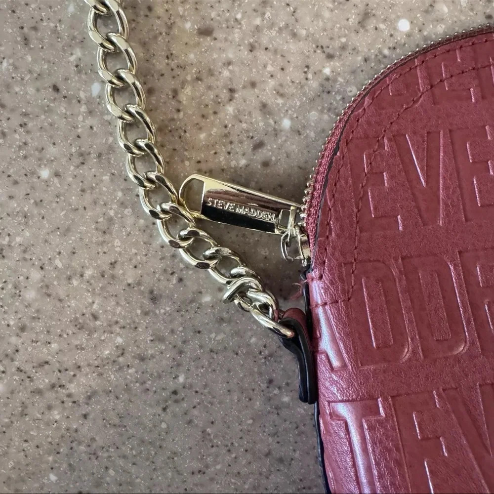 Steve Madden Logo Embossed Black/Gold Chain Dome Crossbody Purse - Picture 3 of 6